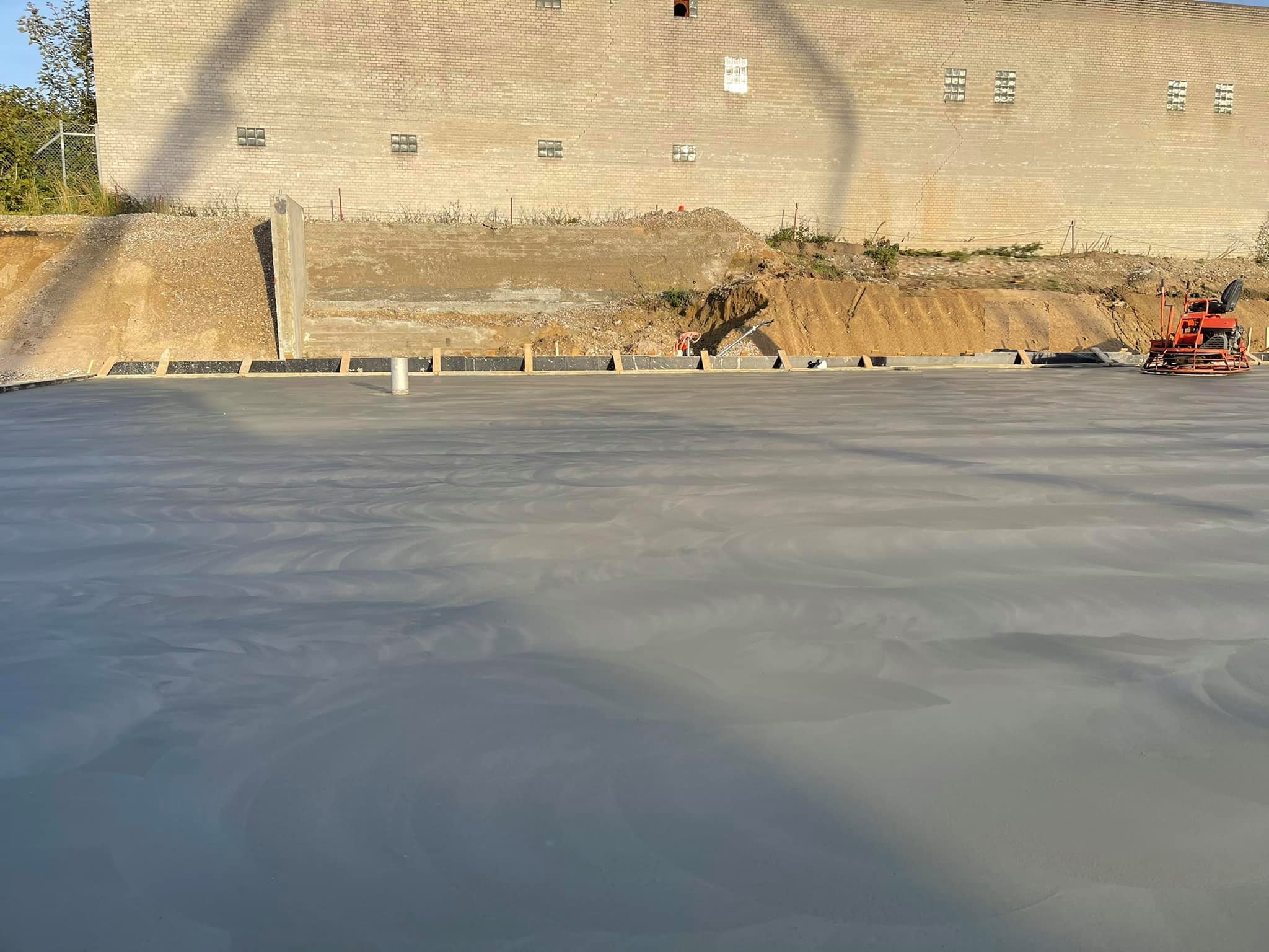    Glittet og pudset industri bygning – færdig resultat